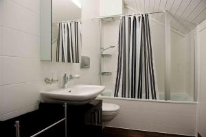 NYON - SUPERB flat by the lake