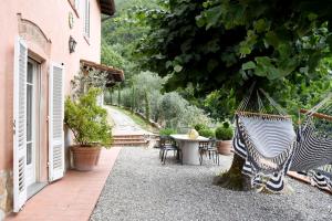 Villa Mia Lucca - Modern Comfort in the Tuscan Hills