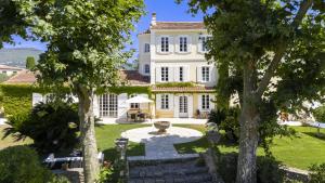 Domaine des Fleurs - 8 bedroom estate with private tennis court