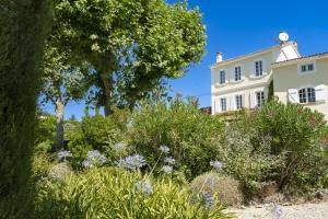 Domaine des Fleurs - 8 bedroom estate with private tennis court