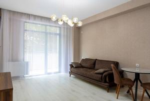 Modern Apartment Near the Metro