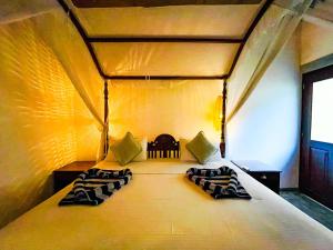 Birds Cabana