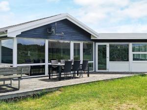8 person holiday home in Ringkøbing-By Traum