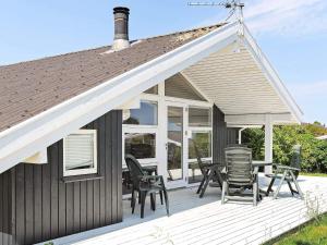 6 person holiday home in Ebberup-By Traum