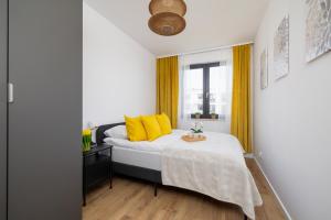 Wybickiego Stylish Apartments with Parking and Air Conditioning in Cracow by Noclegi Renters
