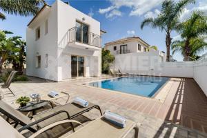 Villa Cherry Palm