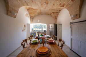 Casolare degli Ulivi villa with heated pool