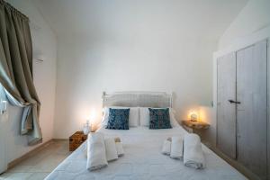 Casolare degli Ulivi villa with heated pool