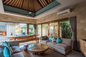 Lacasa3 Villa Legian With Butler