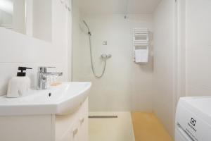 Wola Chic Studio with Mezzanine by BookingHost