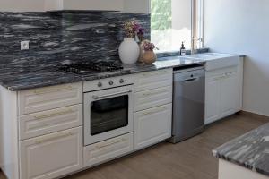 Comfortable Villa - 2min from the Beach