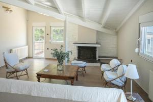 Comfortable Villa - 2min from the Beach