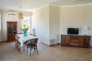 Comfortable Villa - 2min from the Beach