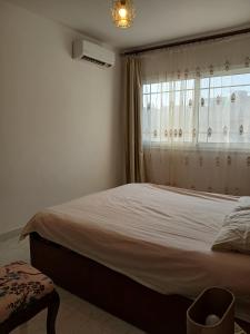 Flat 10 minutes from the airport