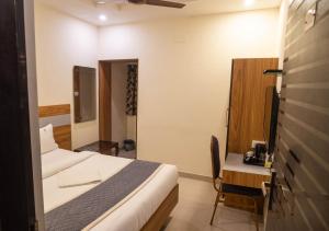 Hotel Comfort Park - Opposite Sri Ramachandra Medical College Porur