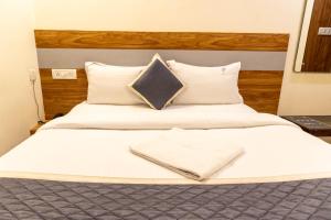 Hotel Comfort Park - Opposite Sri Ramachandra Medical College Porur