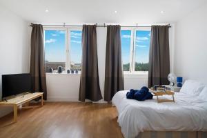 Lovely Private Large Studio with Parking