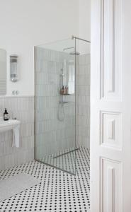 Classic elegant apartment with beautiful daylight