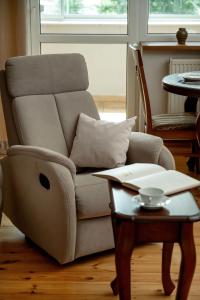 Family Apartment with Balcony in Wroclaw by Noclegi Renters