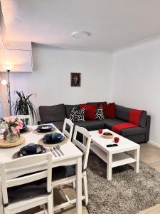 Stylish Entire Apartment with Private Garden in Camden, Central London