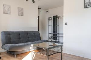 Heart of City Studio #2 by BookingHost