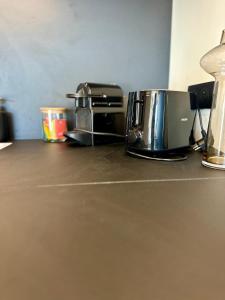 Studio lumineux 5 minutes Croisette et rue Antibes