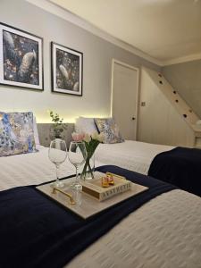 Long Short Stays Driveway 2-Bed Hull