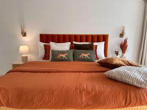 The Mustard Mansion - 5 BHK