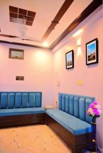 HOTEL SHRI RAGHAV JI INN guest house near Mandir Beniganj Road Ayodhya Dham