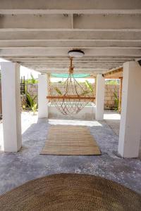 Outdoor bathroom, Outdoor bathtub, bed & kitchen tiny container house