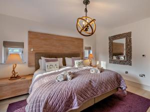 2 Bed in Robin Hoods Bay G0179