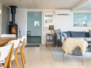 8 person holiday home in Ebeltoft-By Traum