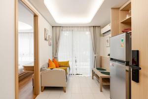 Fantasea Kamala Walk to Beach Pool & Gym Modern 1BR