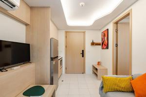 Fantasea Kamala Walk to Beach Pool & Gym Modern 1BR