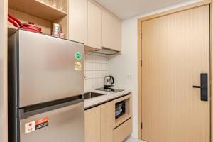 Fantasea Kamala Walk to Beach Pool & Gym Modern 1BR