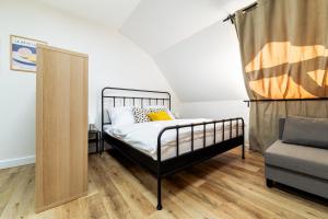 Modern Colorful Apartment Near Vranov Center