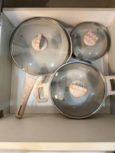 Stunning 42nd Floor Apt with Netflix