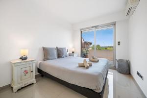 Lévasion - Vue imprenable - Piscine - Parking