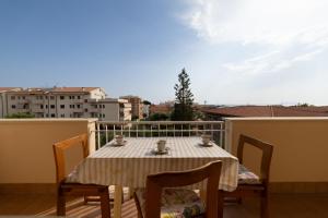 Vivilo Collection - Santa Laura Apt 2bdr with balcony