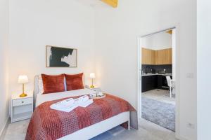 Bright Flat | Romantic Escape by HostWise