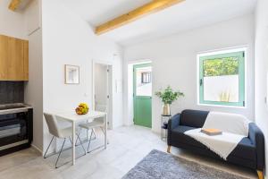 Bright Flat | Romantic Escape by HostWise