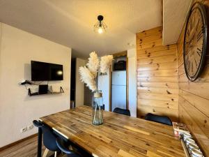 Résidence Les Hauts De Preclaux - Logement rénové avec parking inclus aux Orres 1800 MAE-0093