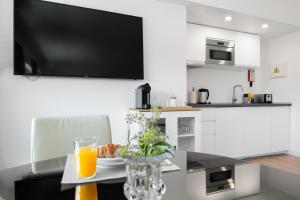 MBird 19 Estoril Apartments 402