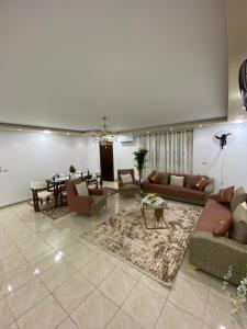 شقة فندقية تتكون من 3 غرف نوم منهم غرفه ماستر