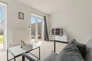 Spacious spotless and comfortable 3 bedroom house in Birmingham city centre with allocated parking and city views