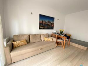 Milky Apartment with Balcony - 3 km to Baltic Sea