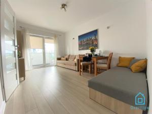 Milky Apartment with Balcony - 3 km to Baltic Sea