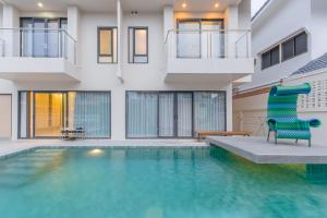 TML urban 4 bedroom 6 bathroom villa private KTV room and swimming pool