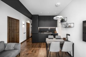 Designer Apartment with 19 squares Green Terrace - 3hvězdičkové hotely ve městě Vilnius