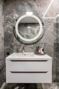 Designer Apartment with 19 squares Green Terrace